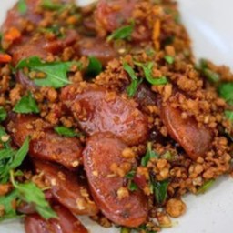 ข้าวกระเพราหมูสับกุงเชียง