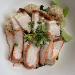 เกี๊ยวหมูแดง+หมูกรอบ