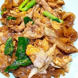 ผัดชีอิ้วหมู