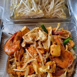 ผัดซีอิ้วเส้นเล็กกุ้งสดโรยถั่วหอมๆ