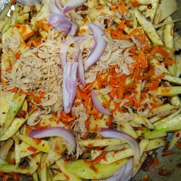 ยำมะม่วงน้ำปลาหวาน พิเศษกุ้งแห้ง