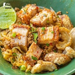 เฮียจู๋ ก๋วยเตี๋ยวต้มยำหมูบะช่อ สาขานวลจันทร์ นวลจันทร์