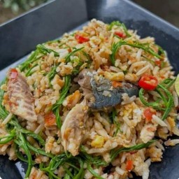 ข้าวผัดปลาทูชะอม by.K&Pตามสั่ง