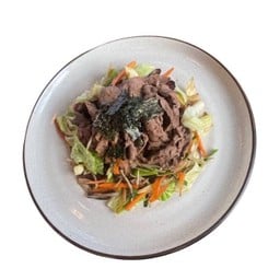 เส้นโซบะผัดหมูและผัก