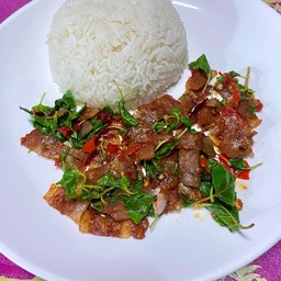 ผัดระเพราเบคอน