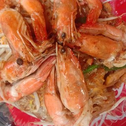 ผัดไทกุ้งสดพิเศษ