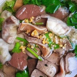 ต้มเลือดหมูพิเศษ