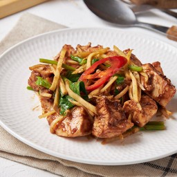 ไก่นุ่ม ผัดพริกขิง 207 kcal