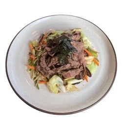 เส้นโซบะผัดเนื้อวากิว A4 และผัก