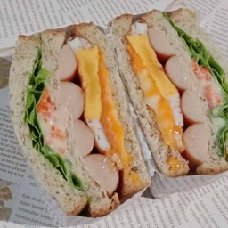 แซนวิชเกาหลีไข่ดาวไส้กรอก