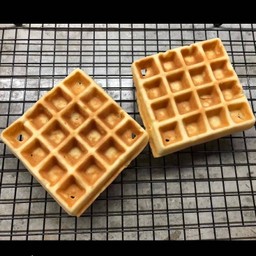 วาฟเฟิลสี่เหลี่ยม 2ชิ้น