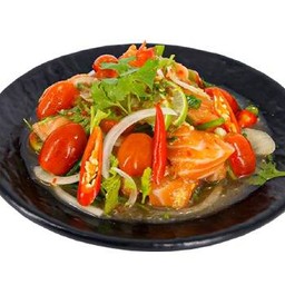 ยำแซลมอนหั่นเต๋า