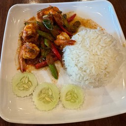 ผัดพริกแกงกุ้ง