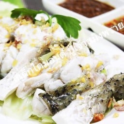 เนื้อปลากระพงลวกจิ้ม