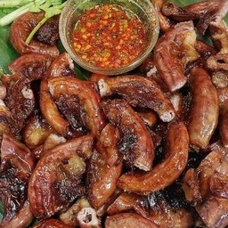 ร้านอาหารอีสานลาบร้อยเอ็ด