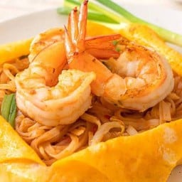 Pad Thai Wrapped with Egg