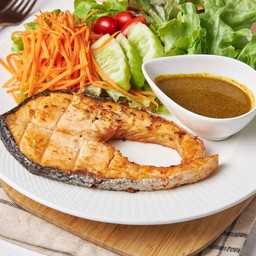 สเต็กแซลม่อน ราดซอสแกงเขียวหวาน 193 kcal