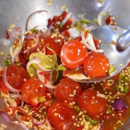 ยำไข่แดงเค็ม LM