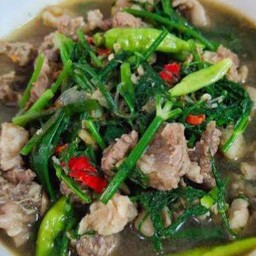 แกงอ่อมเนื้อขมใส่ผักชีลาว