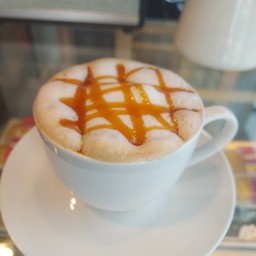 คาราเมลมัคคิอาโต้ร้อน