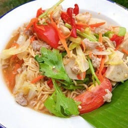 ยำมาม่าหมูยอ LM