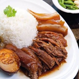 ข้าวขาหมูเนื้อล้วน