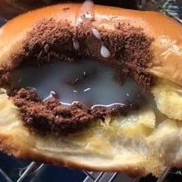 ปังไส้ทะลัก นมข้น ภูเขาไฟระเบิด