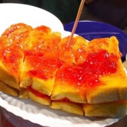 ขนมปังสตอเบอรี่