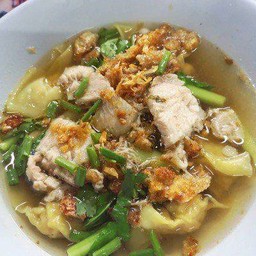 เกี๊ยว หมูกรอบ