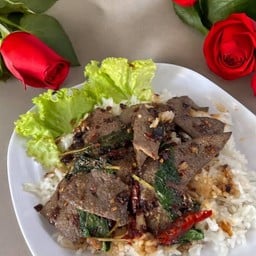 ข้าวกระเพราตับหมู