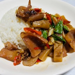 ข้าวหอมหมึกกรอบกะเพรา