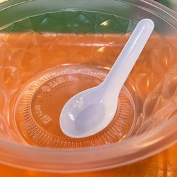 ถ้วยพร้อมช้อน(ถ้วยเข้าไมโครเวฟได้)