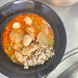 ร้านก๋วยเตี๋ยวแม่ประยงค์