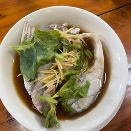 ปลากะพงนึ่งซีอ่๊ว (ชิ้นใหญ่)