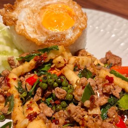 เนื้อผัดฉ่า + ไข่ดาว