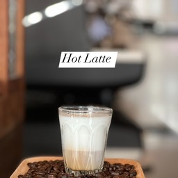HOT LATTE.