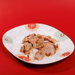 ข้าวหมูกระเทียม