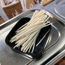 เส้นคล้ายๆอุด้ง