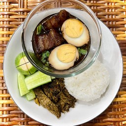 ข้าวไตปลาแห้ง+พะโล้หมู