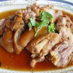 ป้าอี๊ดขาหมูเจดีย์