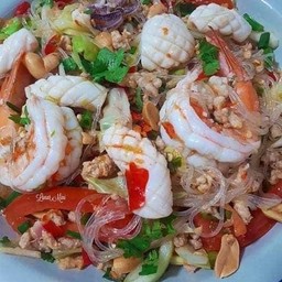 ยำวุ้นเส้นทะเล