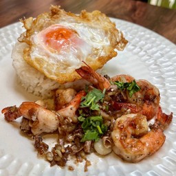 กุ้งกระเทียมพริกไทย + ไข่ดาว