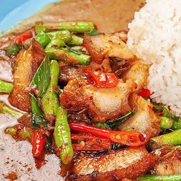 ผัดพริกแกง