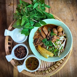 ก๋วยเตี๋ยวเรือเลียบคลอง