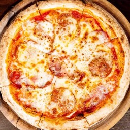 พิซซ่าพาม่าแฮมเปปเปอร์โรนีชีส