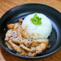 สามชั้นนมสด ข้าวสวย