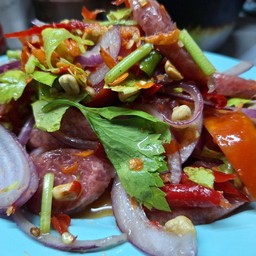 ยำแหนมสด