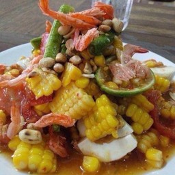 ตำข้าวโพดไข่เค็ม