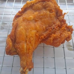 ข้าวเหนียวหมูทอดกระเทียมห่อ ศรีปิงเมือง