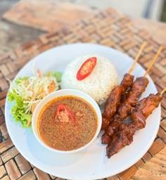 ข้าวแกงกะหรี่เนื้อย่าง